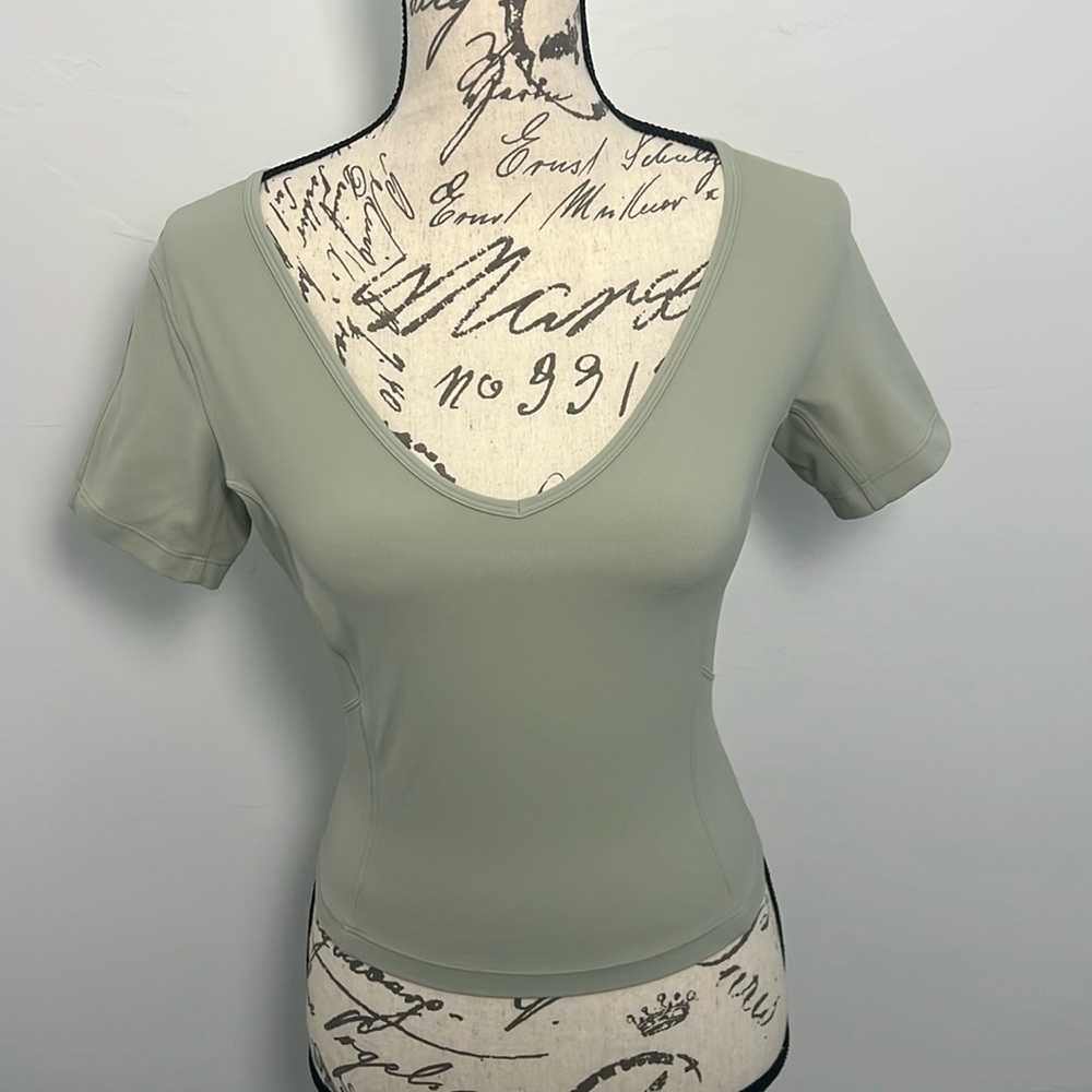 Lululemon Nulu Cropped Slim Yoga Short Sleeve | Green Fern